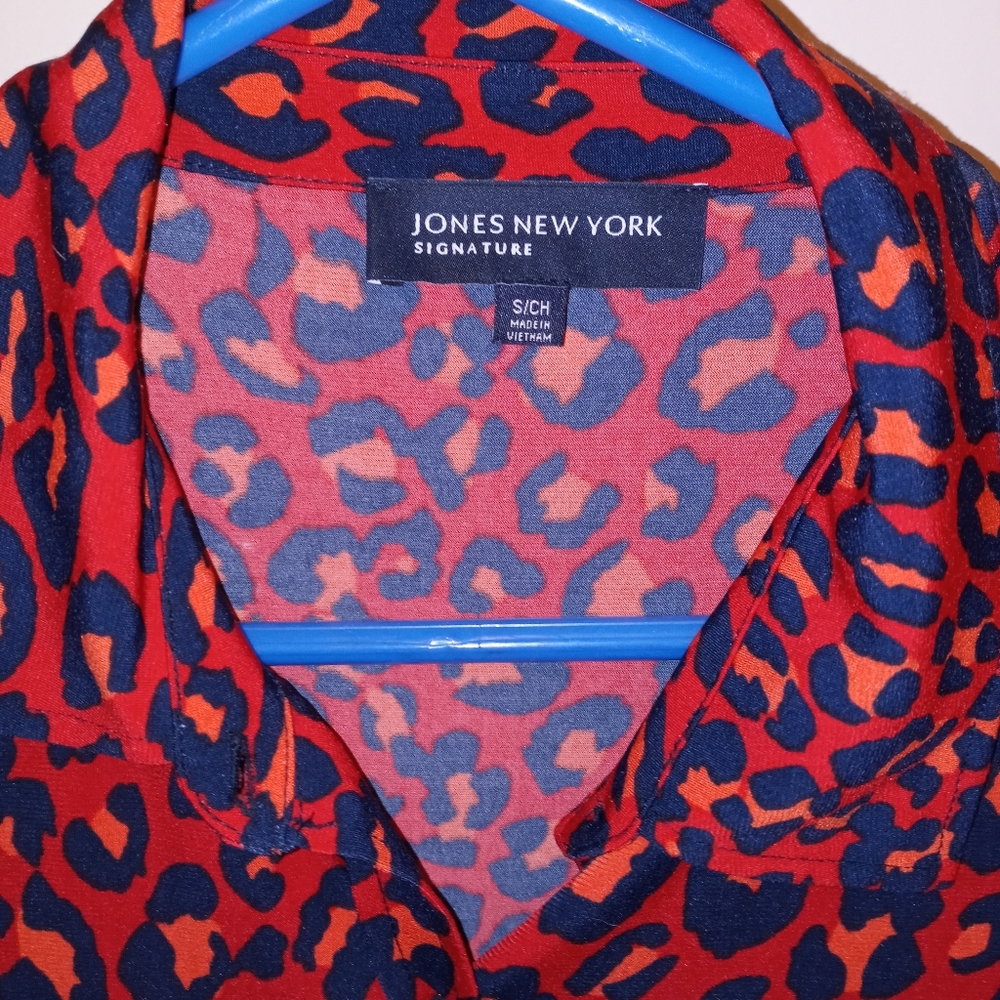 Jones Signature Leopard Print Blouse - Picture 2 of 4
